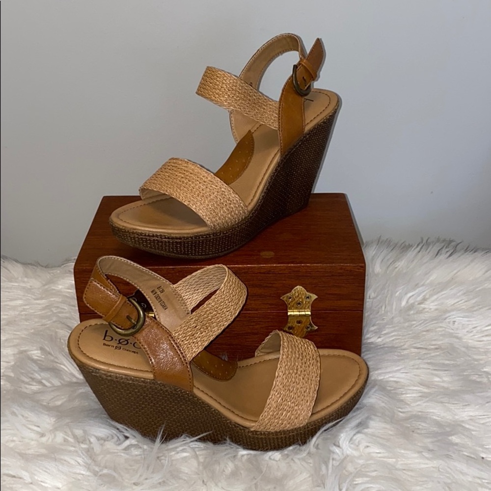 NWOT Born Concepts Wedge Sandals